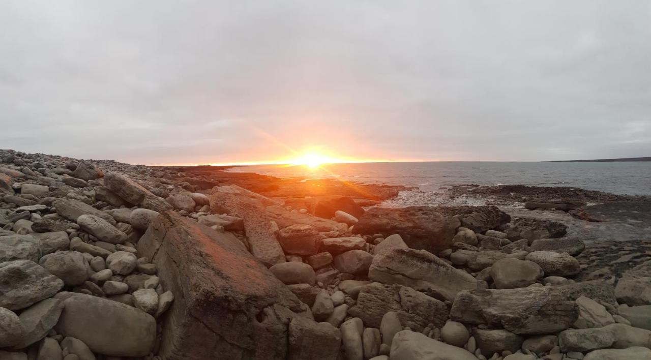 Lios Einne House Accommodation Inisheer Bagian luar foto