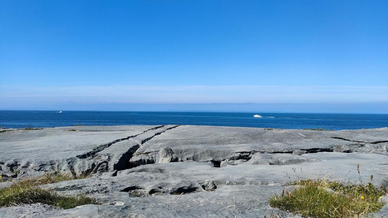 Lios Einne House Accommodation Inisheer Bagian luar foto
